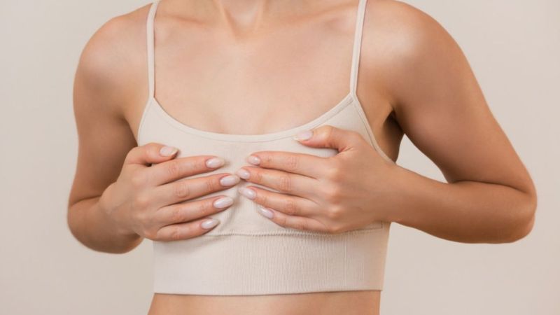 ngực lép có nên nâng ngực không