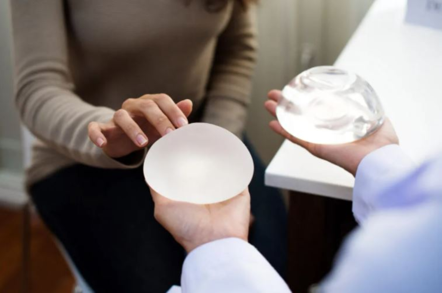 nâng ngực bác sĩ nào an toàn